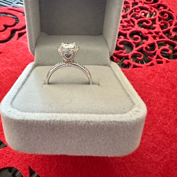 Certified 1 carat moissanite ring - Picture 4 of 8